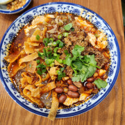 Jellied Bean Curd Topped with Steamed Beef<br />牛肉豆腐脑