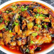 Eggplant Cooked with Sweet, Spicy and Sour Sauce 鱼香茄子  1个辣