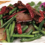 Smoked Pork Belly with Garlic Sprout 蒜苔腊肉